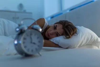 Αϋπνία και δυσκολία στον ύπνο.