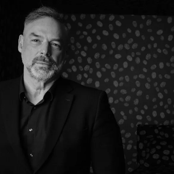 Niarchos Colaborating Hotels Media Strom